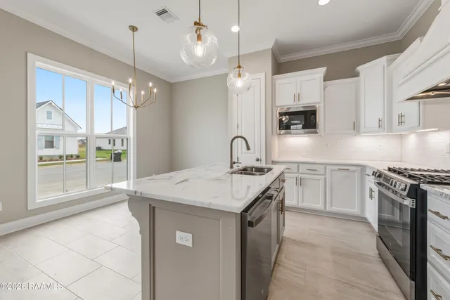 $309,000 | 204 Keystone Drive, Scott, LA 70583