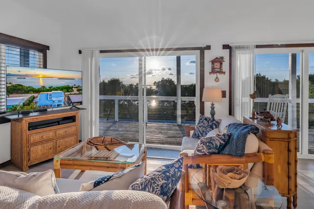 $1,180,000 | 3831 Sunset Drive, Big Pine Key, FL 33043