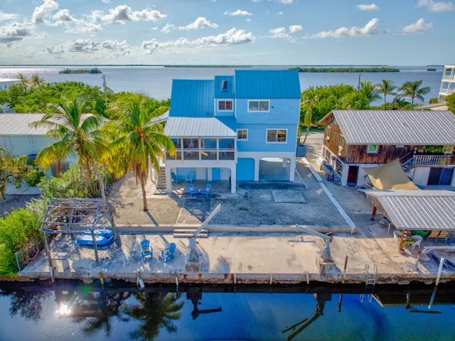 $1,180,000 | 3831 Sunset Drive, Big Pine Key, FL 33043