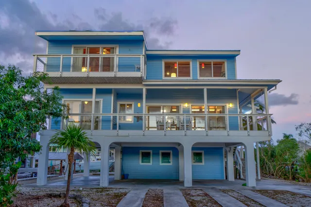 $1,180,000 | 3831 Sunset Drive, Big Pine Key, FL 33043