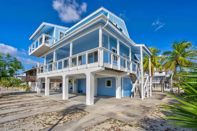 $1,180,000 | 3831 Sunset Drive, Big Pine Key, FL 33043