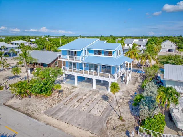 $1,180,000 | 3831 Sunset Drive, Big Pine Key, FL 33043