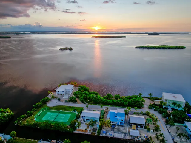 $1,180,000 | 3831 Sunset Drive, Big Pine Key, FL 33043