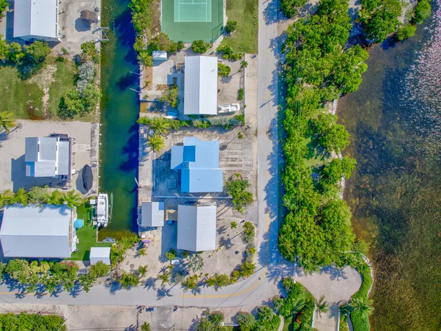 $1,180,000 | 3831 Sunset Drive, Big Pine Key, FL 33043