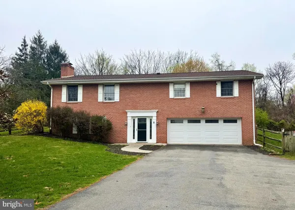 $295,000 | 108 Meadowbrook Circle, Martinsburg, WV 25401