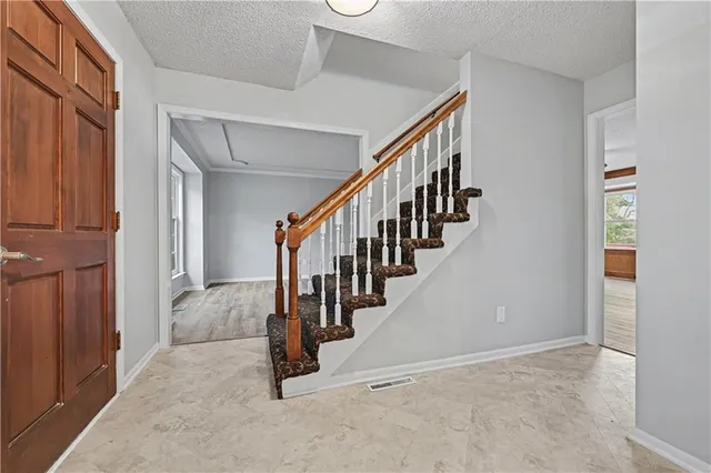 $435,000 | 8033 Hall Street, Lenexa, KS 66219