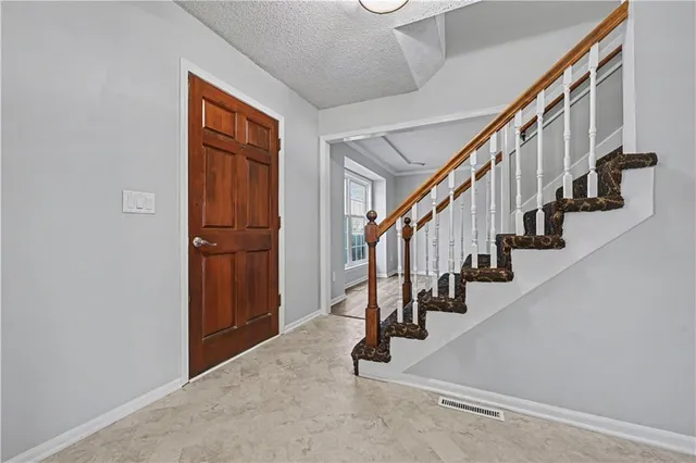 $435,000 | 8033 Hall Street, Lenexa, KS 66219