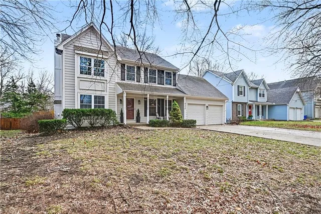 $435,000 | 8033 Hall Street, Lenexa, KS 66219