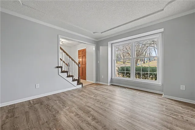 $435,000 | 8033 Hall Street, Lenexa, KS 66219