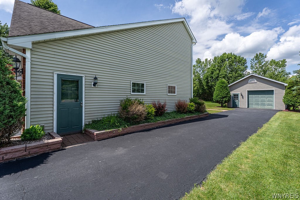 4815 Tonawanda Creek Road Pendleton, NY 14120 - Photo 39 of 49