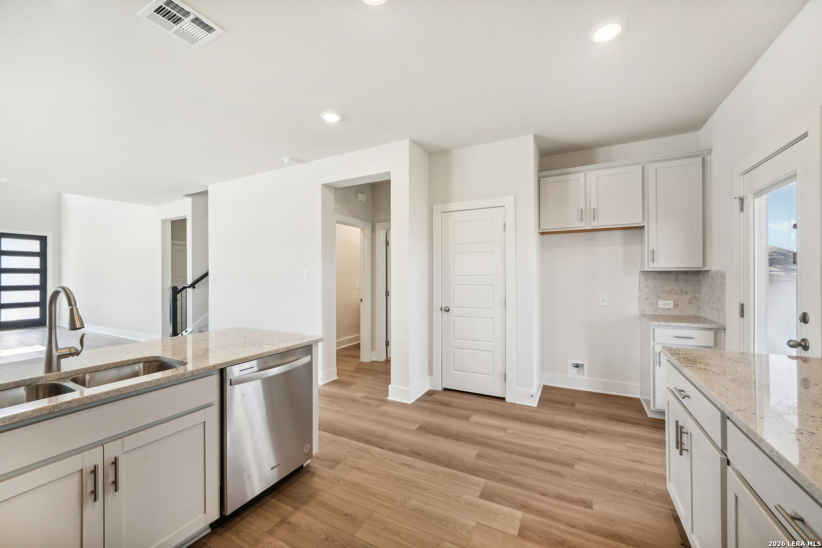 220 Dakota Cibolo, TX 78108 - Photo 11 of 30