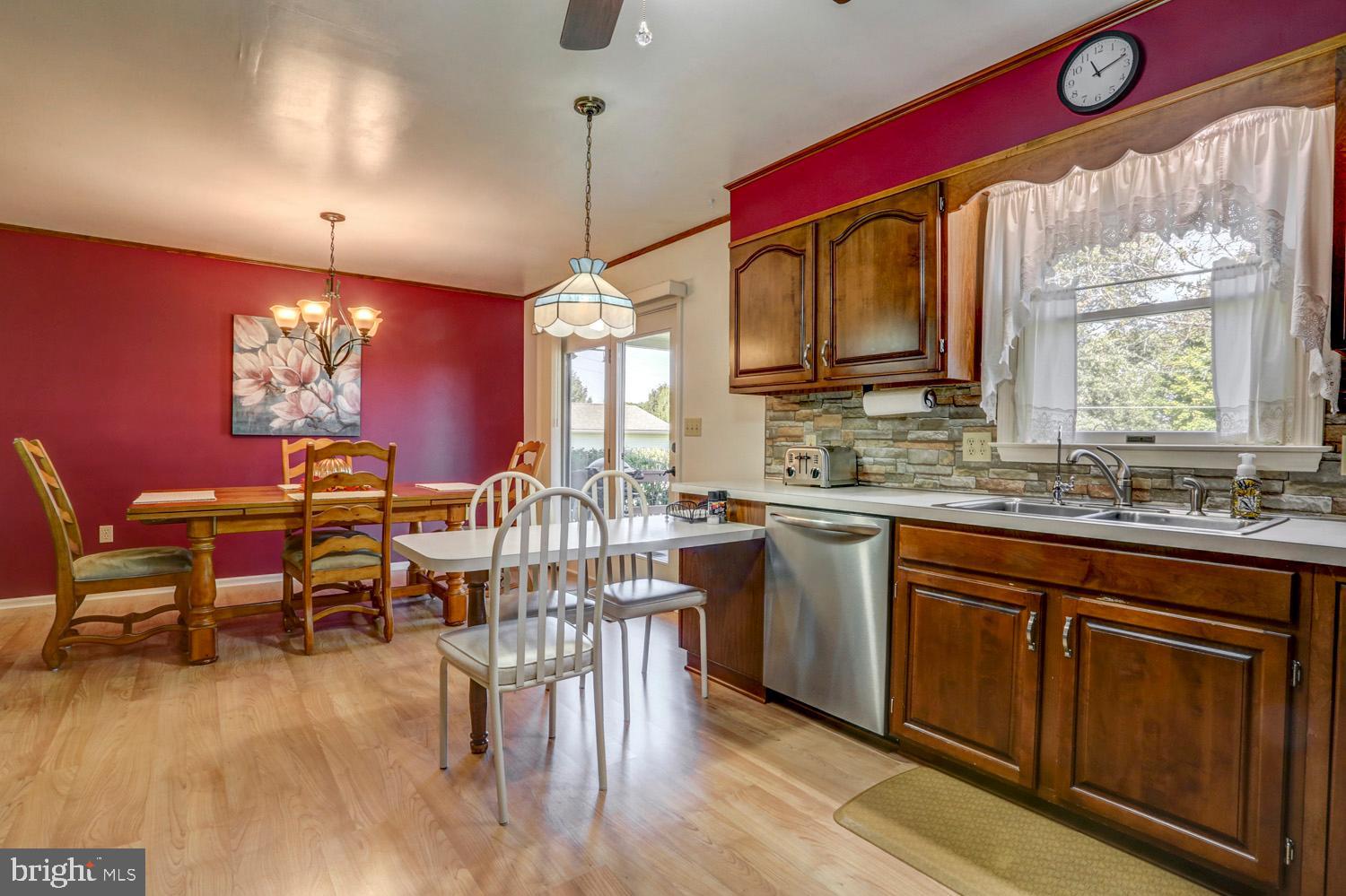 525 Colonial Crescent Drive Lititz, PA 17543 - Photo 11 of 17