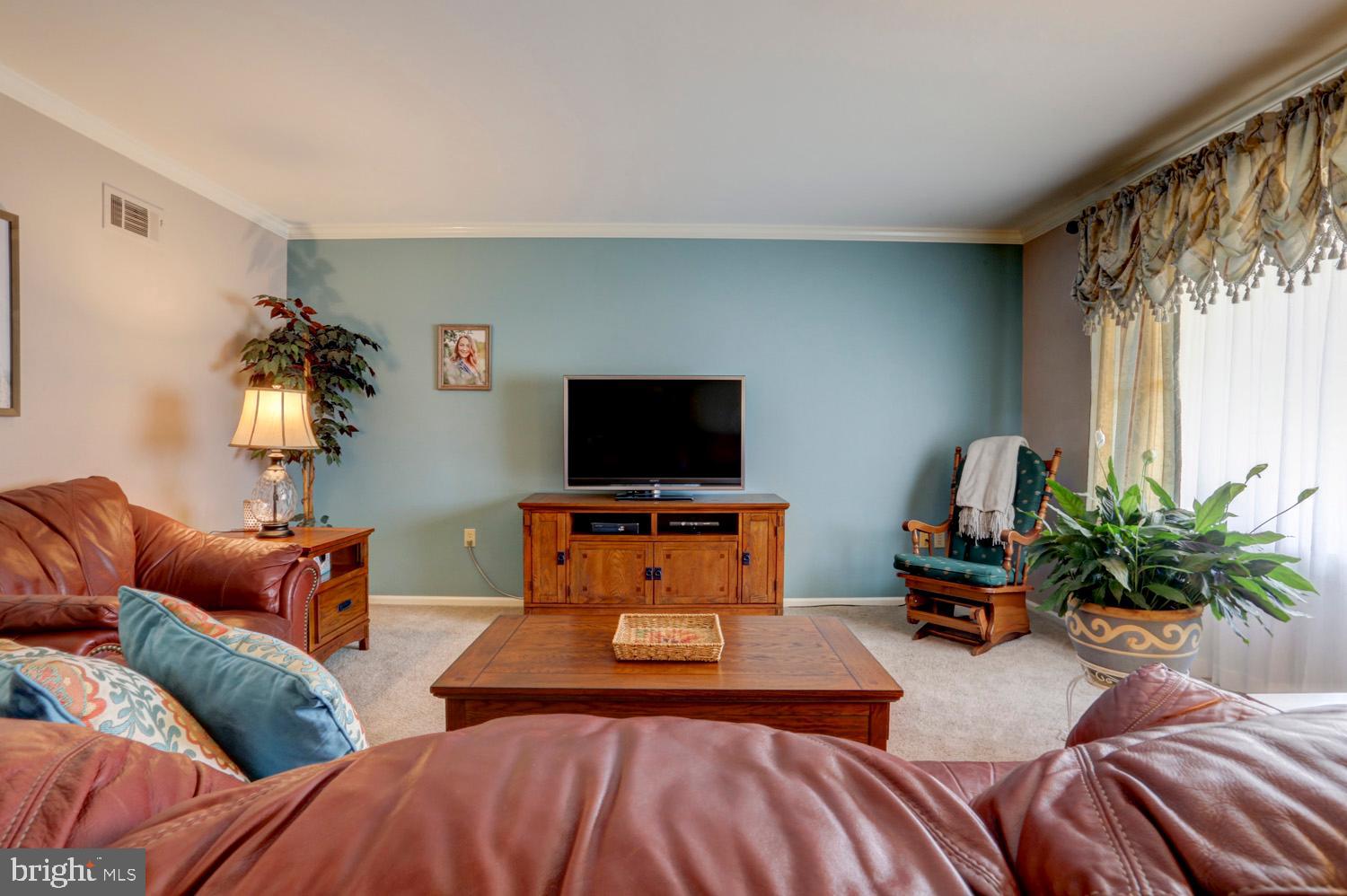 525 Colonial Crescent Drive Lititz, PA 17543 - Photo 6 of 17