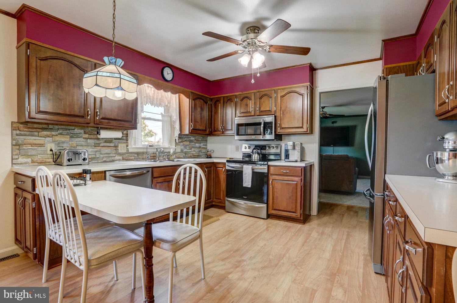 525 Colonial Crescent Drive Lititz, PA 17543 - Photo 9 of 17