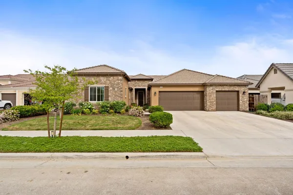 $659,000 | 3428 North Crenshaw Court, Visalia, CA 93291