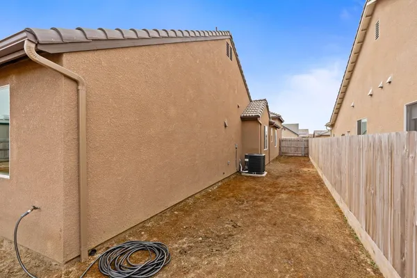 $659,000 | 3428 North Crenshaw Court, Visalia, CA 93291