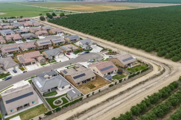 $659,000 | 3428 North Crenshaw Court, Visalia, CA 93291