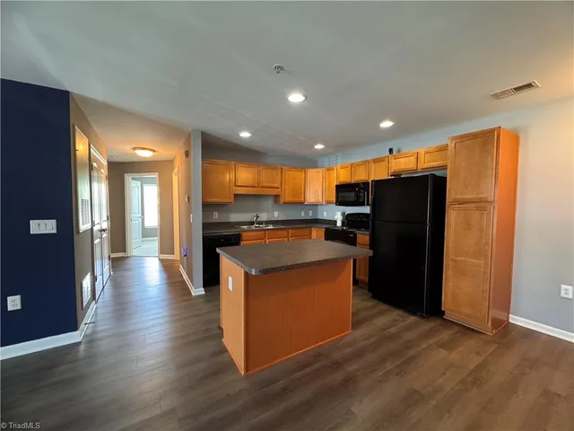 $1,375 | 7106 West Friendly Avenue, Unit 207, Greensboro, NC 27410