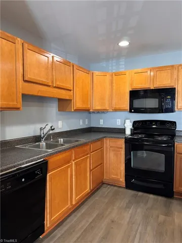 $1,375 | 7106 West Friendly Avenue, Unit 207, Greensboro, NC 27410