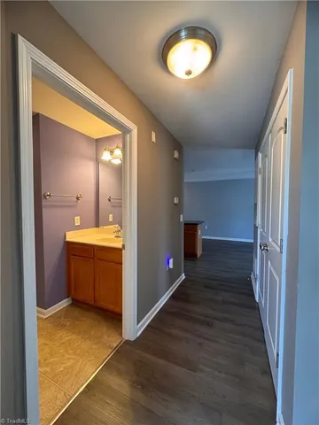 $1,375 | 7106 West Friendly Avenue, Unit 207, Greensboro, NC 27410