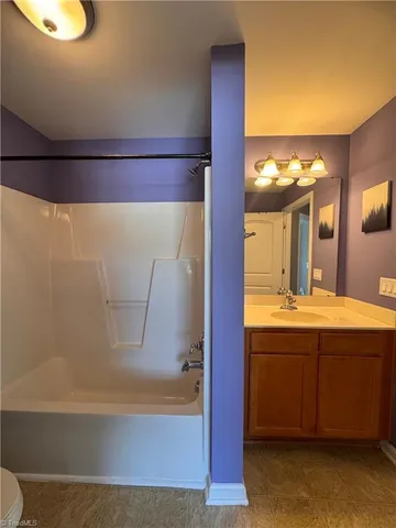 $1,375 | 7106 West Friendly Avenue, Unit 207, Greensboro, NC 27410