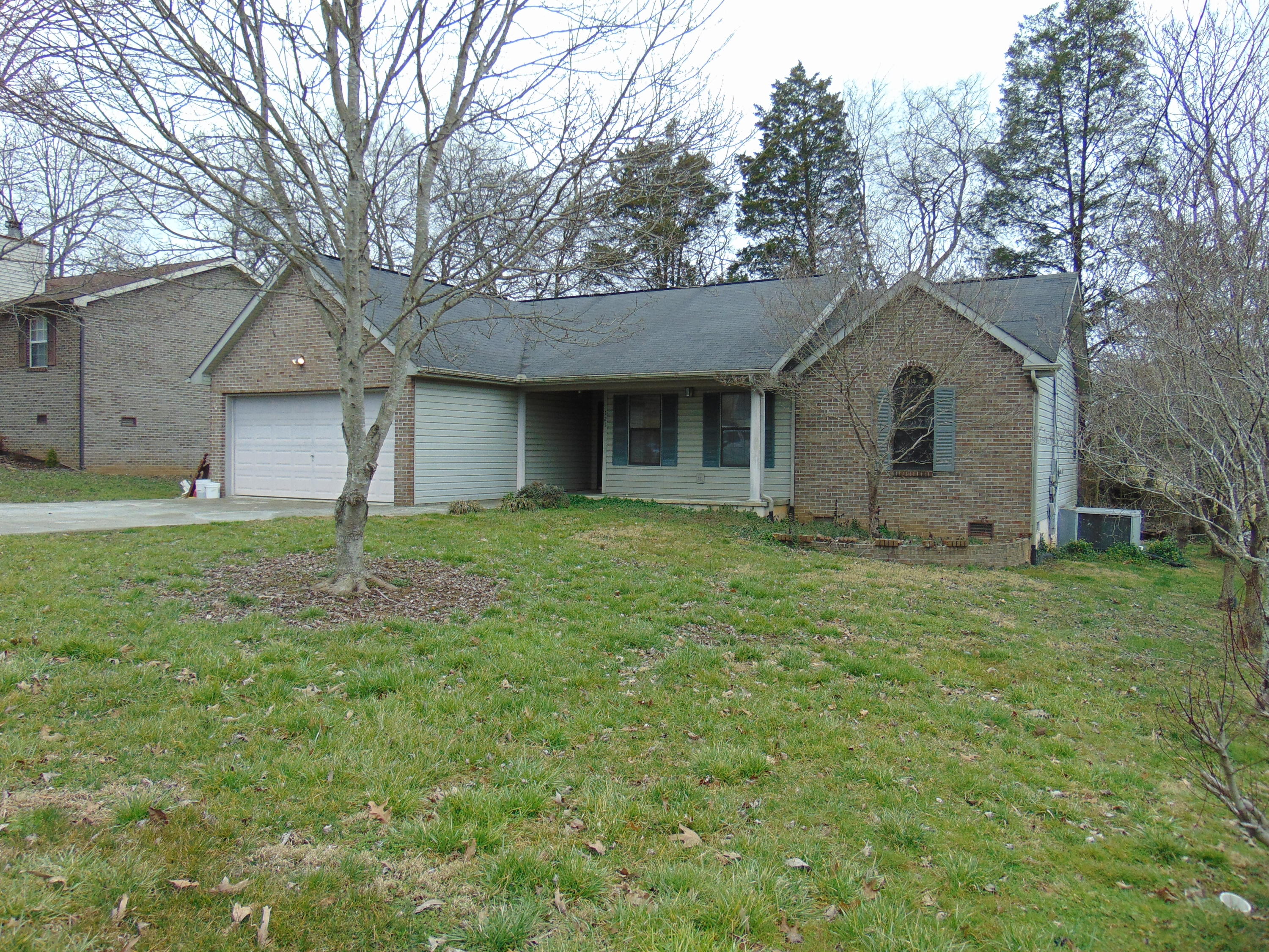 121 Pheasant Road Clinton, TN 37716 - Photo 4 of 26 DSC02685