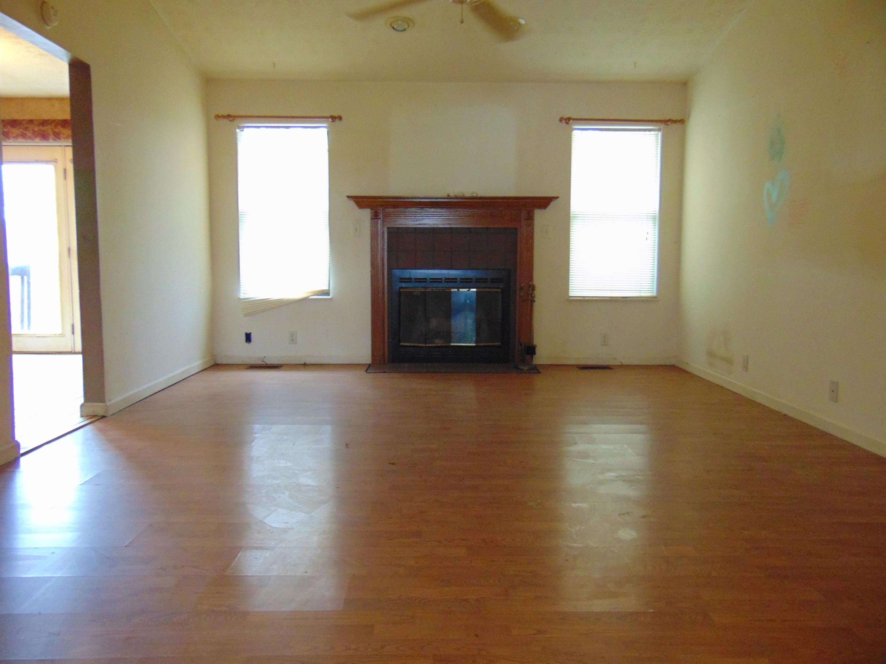 121 Pheasant Road Clinton, TN 37716 - Photo 5 of 26 DSC02702