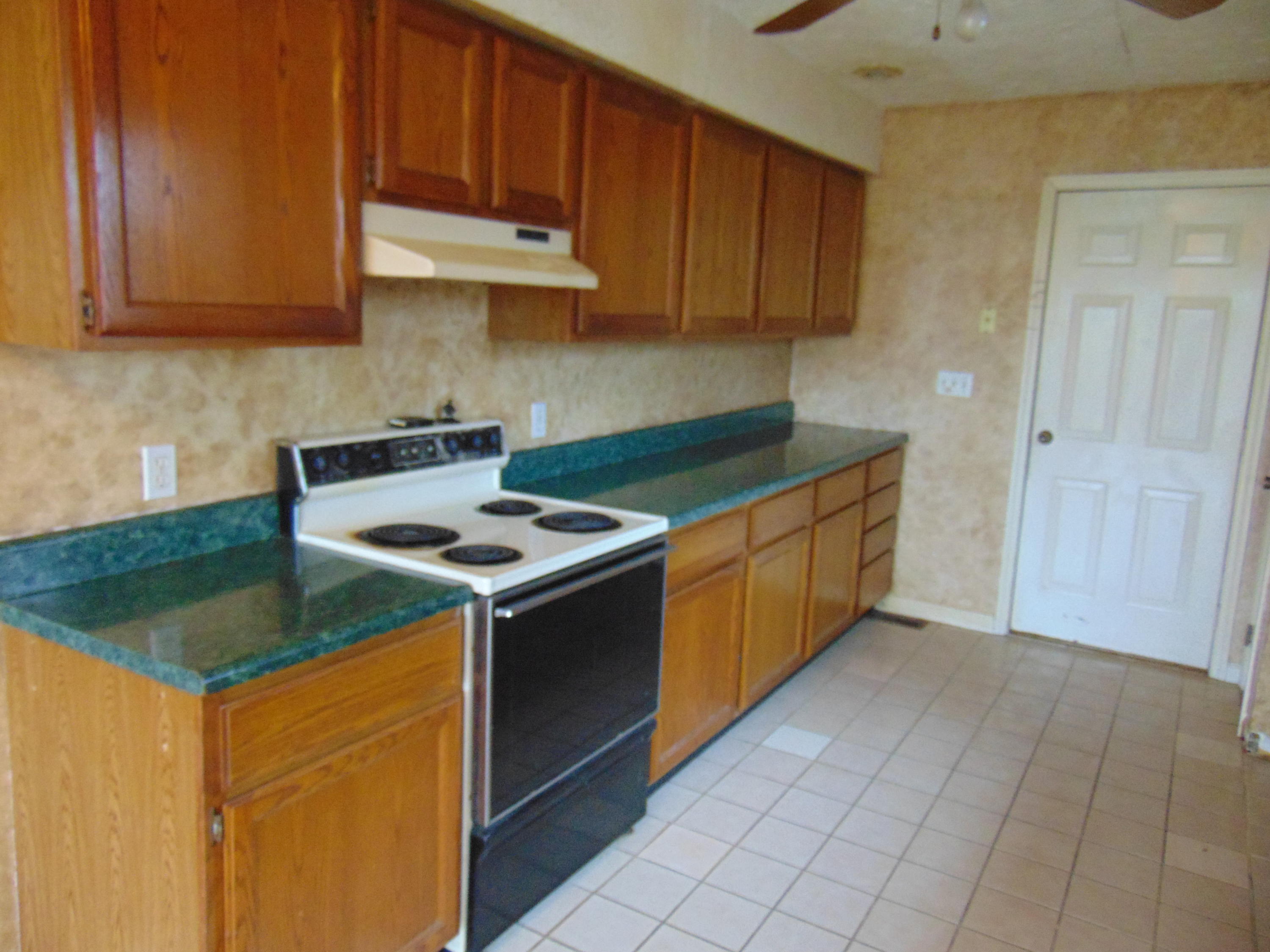 121 Pheasant Road Clinton, TN 37716 - Photo 9 of 26 DSC02706