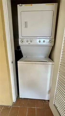 a close up view of a washer and dryer