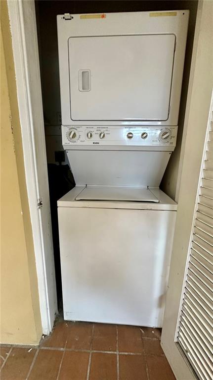 1911 Northeast 28th Court, Unit 2B Lighthouse Point, FL 33064 - Photo 4 of 17 a close up view of a washer and dryer
