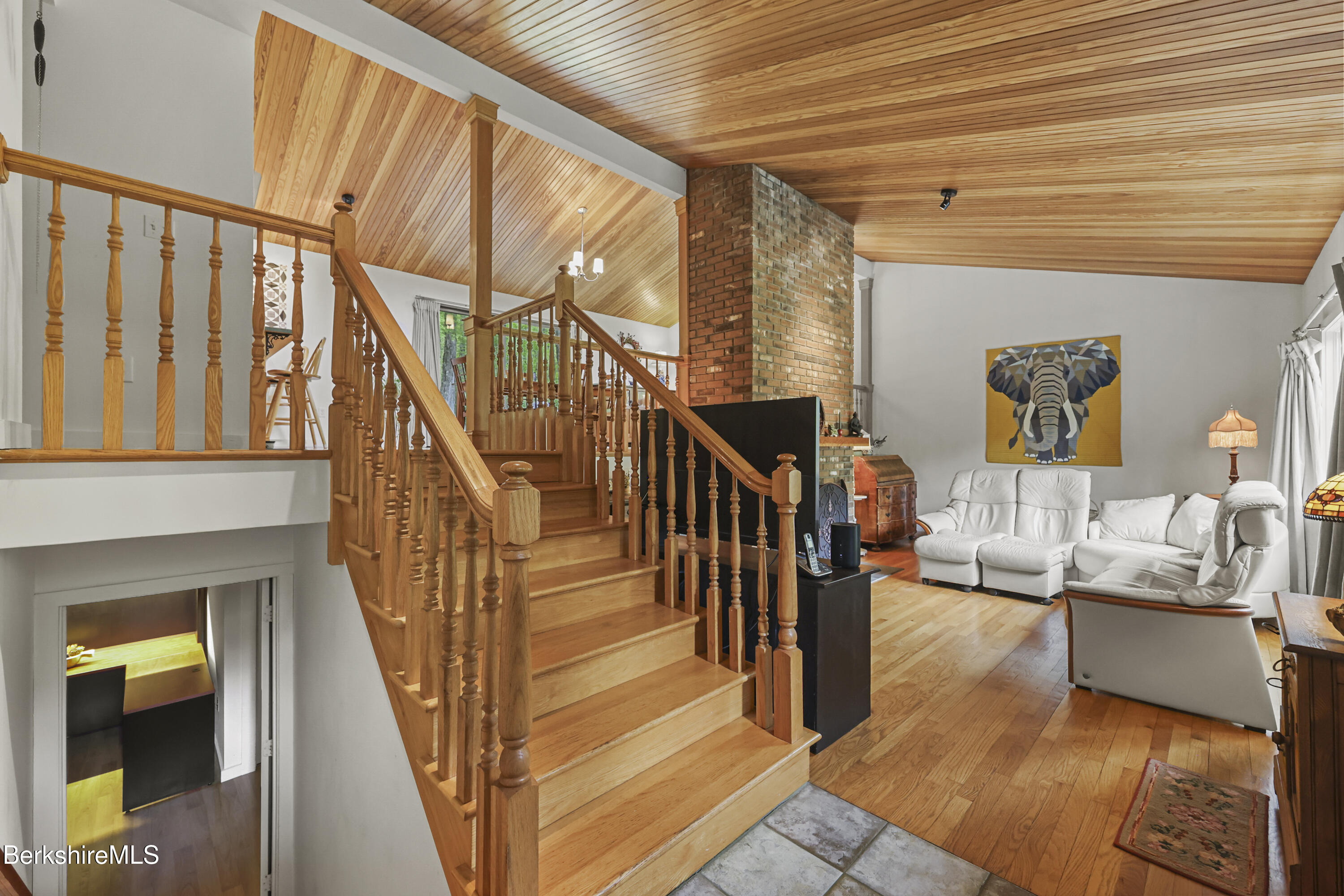 1862 Home Road Sheffield, MA 01230 - Photo 4 of 30 35 Foyer