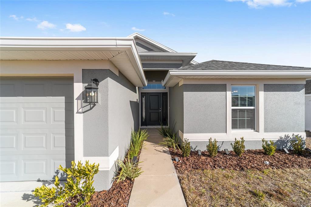 4373 Northeast 31st Street Ocala, FL 34470 - Photo 6 of 51 a front view of a house