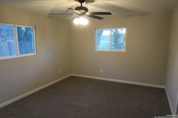 $1,795 | 67 Winn Avenue, Universal City, TX 78148
