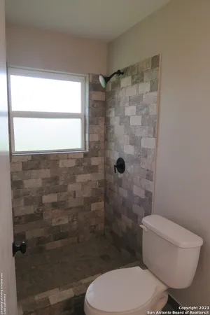 $1,795 | 67 Winn Avenue, Universal City, TX 78148