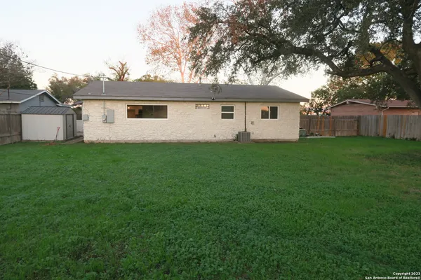 $1,795 | 67 Winn Avenue, Universal City, TX 78148