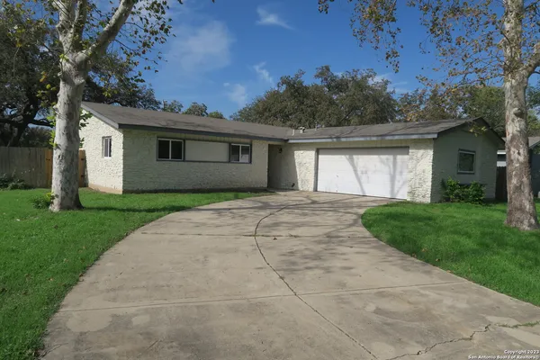 $1,795 | 67 Winn Avenue, Universal City, TX 78148