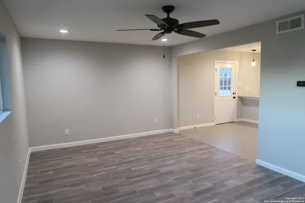 $1,795 | 67 Winn Avenue, Universal City, TX 78148