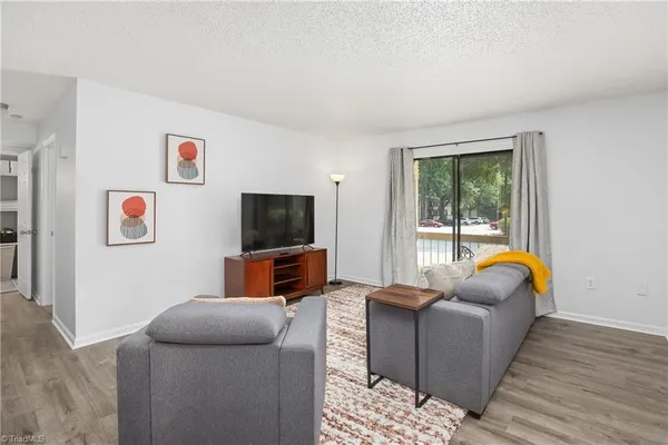 $1,400 | 2260 Sunderland Road, Unit 82W, Winston-Salem, NC 27103