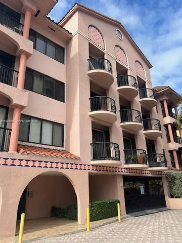 $540,000 | 8816 Collins Avenue, Unit 105, Surfside, FL 33154
