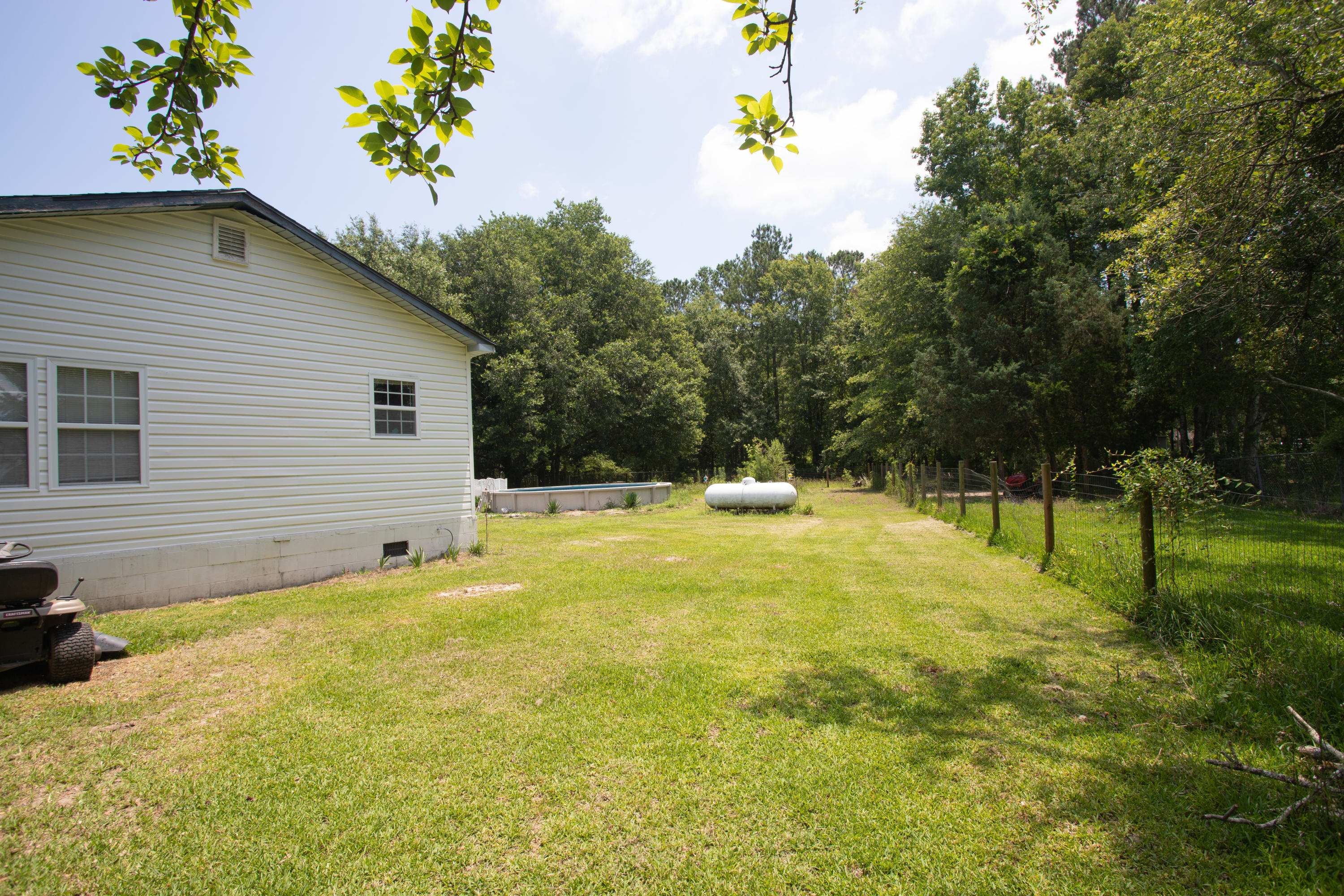 1608 State Rd S-8-449 Summerville, SC 29486 - Photo 32 of 37 IMG_9638