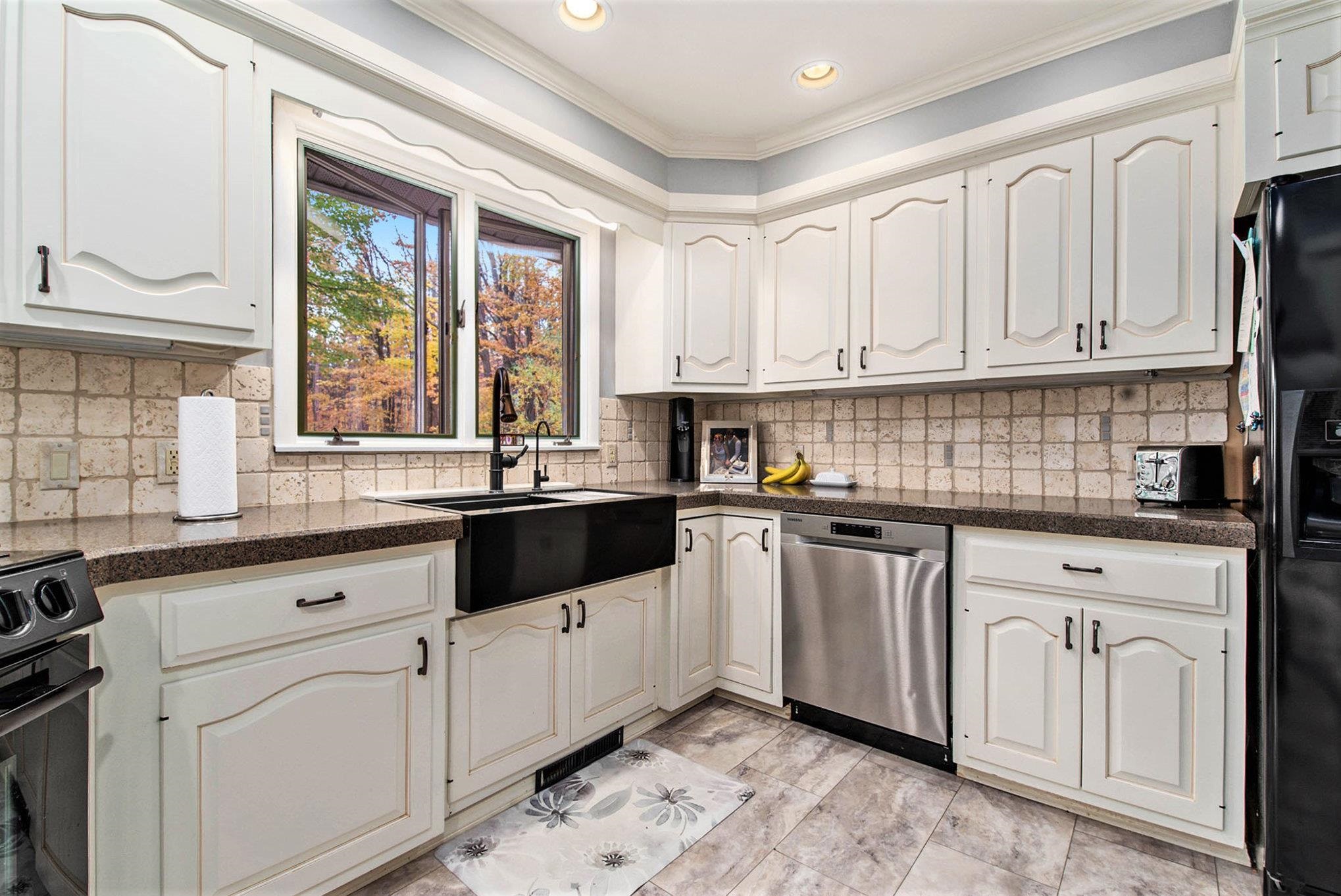 2678 Blue Ridge Lane Traverse City, MI 49685 - Photo 17 of 50 1928397-52adec2a-953a-457b-a94b-e7e0767ebddb.JPG
