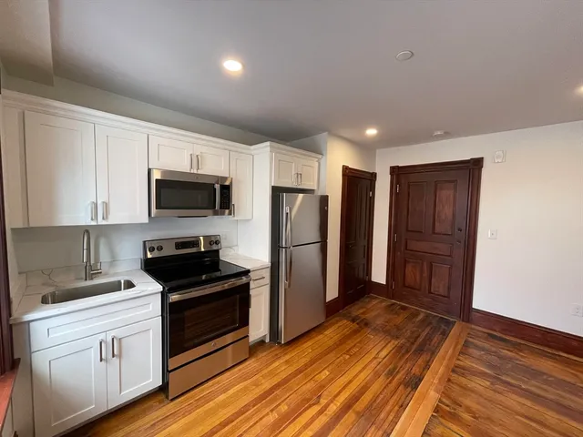 $1,300 | 41 Summer Street, Unit 9, Leominster, MA 01453