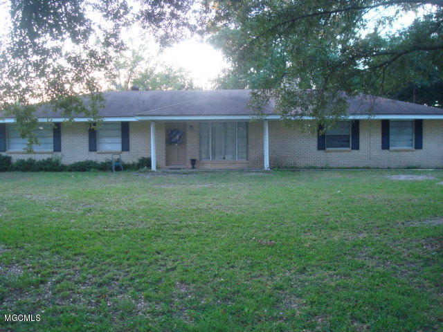 9025 Dana Road Biloxi, MS 39532 - Photo 1 of 13 DSC08257