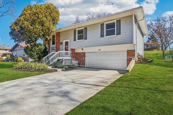$349,900 | 316 Bedford Road, Bolingbrook, IL 60440