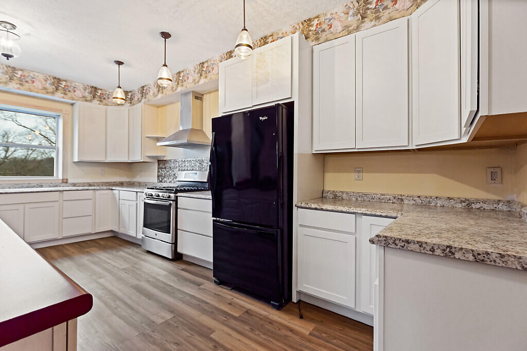 1135 East Pittston Road Pittston, ME 04345 - Photo 13 of 111 43_BP5A1449_DxO_mls