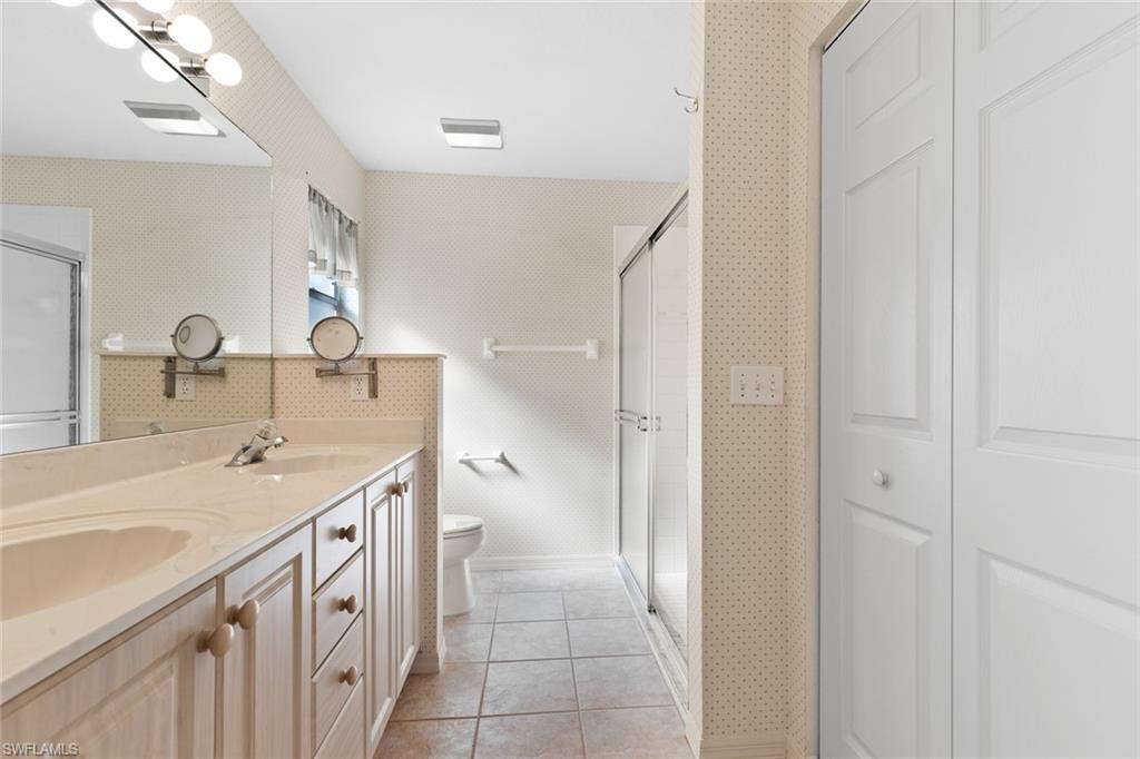 1720 Royal Circle, Unit 802 Naples, FL 34112 - Photo 10 of 30