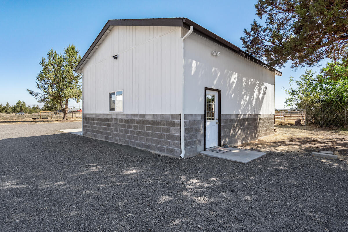 7131 Southwest Shad Road Terrebonne, OR 97760 - Photo 22 of 46 2021_08_28_7131_sw_shad_rd_crr-42