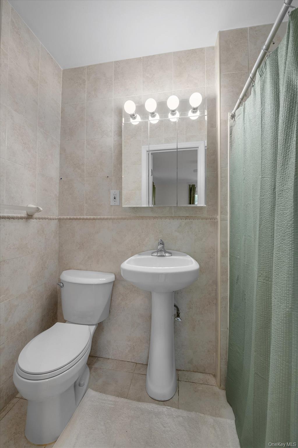 90 Knightsbridge Road, Unit 1N Great Neck, NY 11021 - Photo 13 of 20