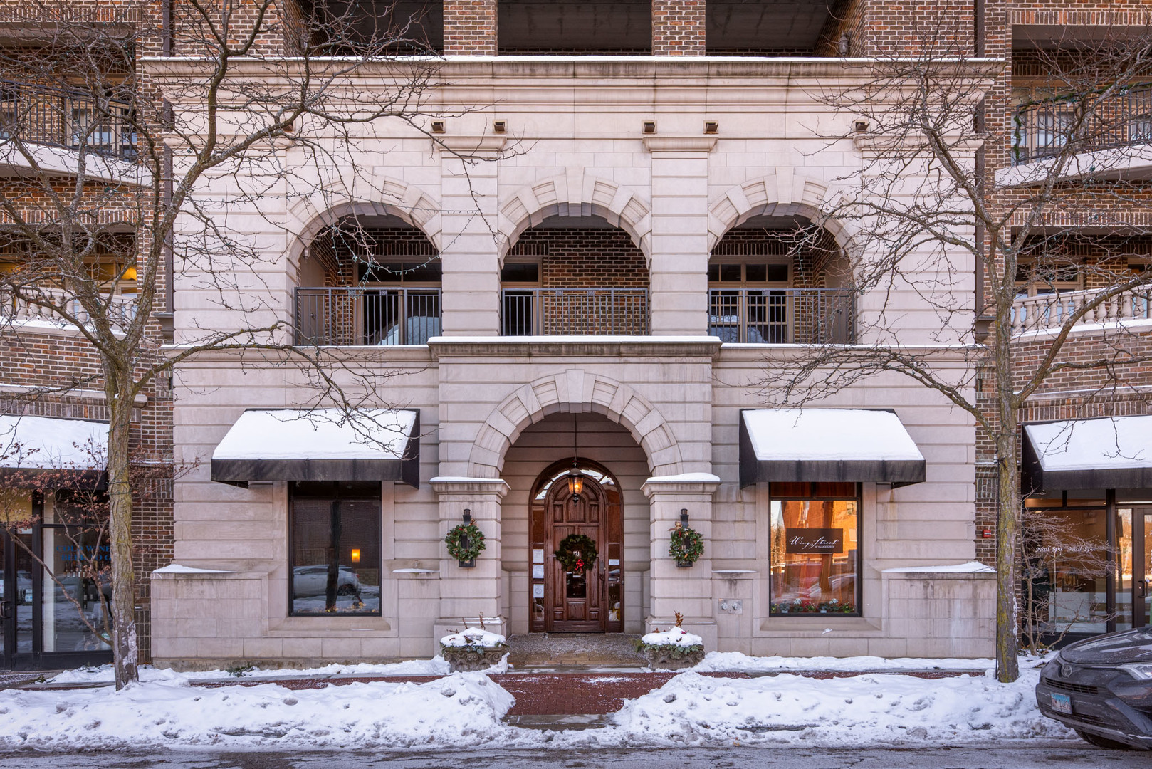 a view of a house with exposed space