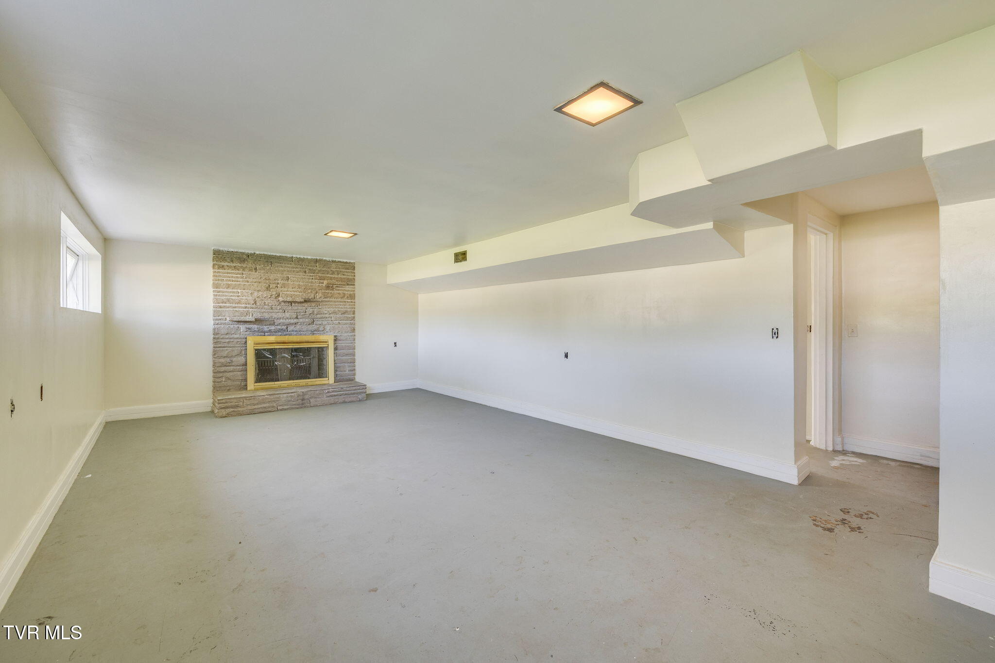 412 Colonial Heights Road Kingsport, TN 37663 - Photo 23 of 29 028
